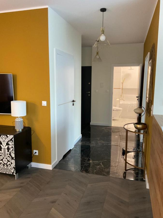 شقة Apartament „Dwie Wieze” كاتوفيتسه المظهر الخارجي الصورة